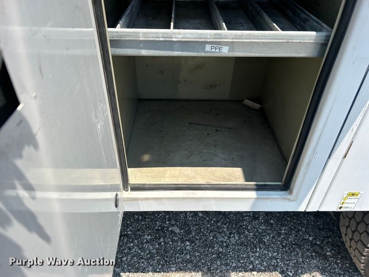 image for item EG0824 2018 Ford F550 utility / service truck