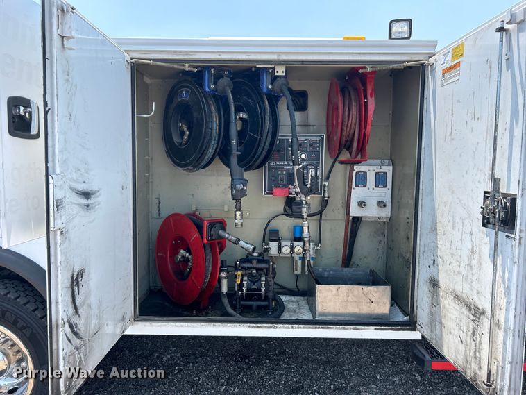 image for item EG0824 2018 Ford F550 utility / service truck