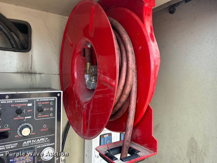 image for item EG0824 2018 Ford F550 utility / service truck