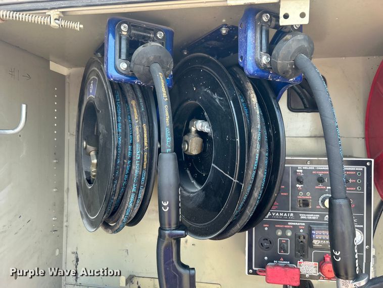 image for item EG0824 2018 Ford F550 utility / service truck