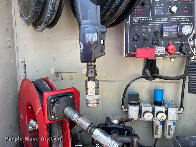 image for item EG0824 2018 Ford F550 utility / service truck