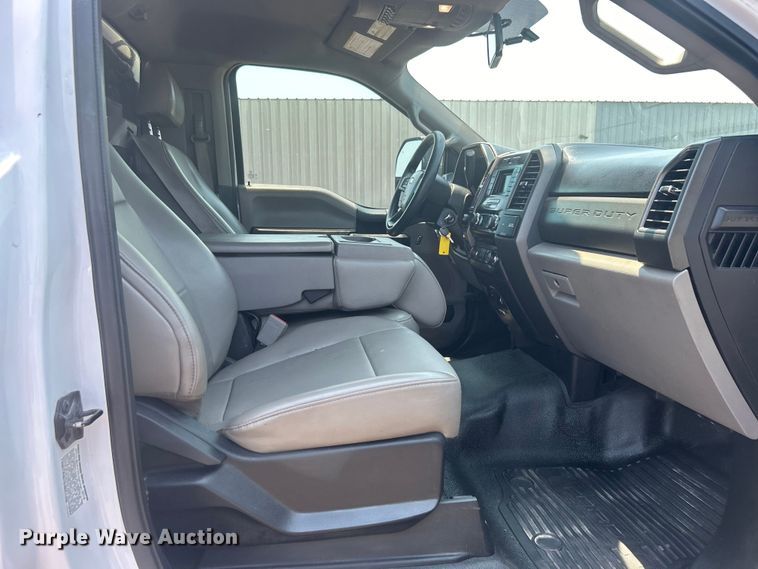 image for item EG0824 2018 Ford F550 utility / service truck