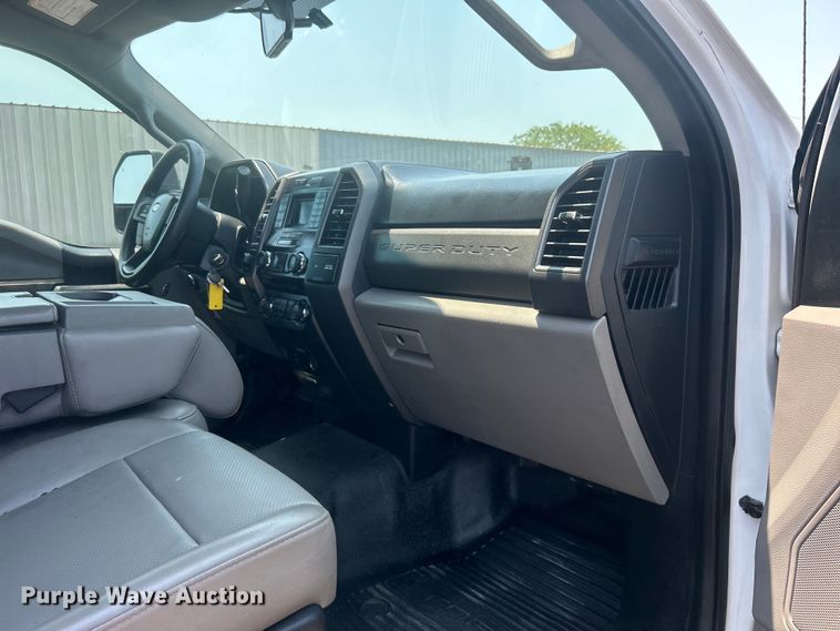 image for item EG0824 2018 Ford F550 utility / service truck