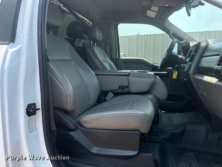 image for item EG0824 2018 Ford F550 utility / service truck