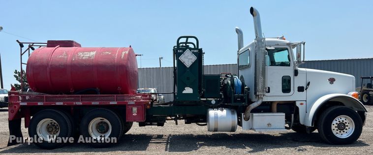 image for item EG0825 2008 Peterbilt  365 oilfield acidizing pump truck