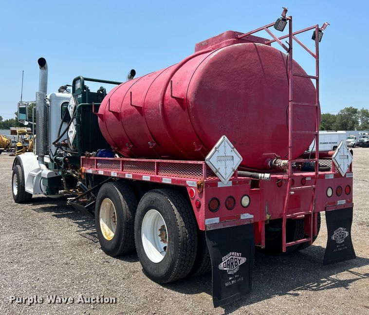 image for item EG0825 2008 Peterbilt  365 oilfield acidizing pump truck