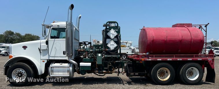 image for item EG0825 2008 Peterbilt  365 oilfield acidizing pump truck