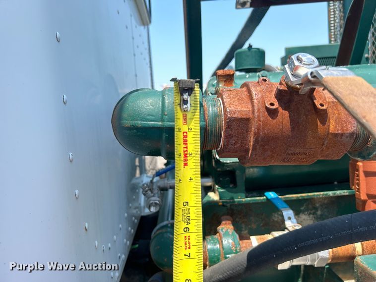 image for item EG0825 2008 Peterbilt  365 oilfield acidizing pump truck