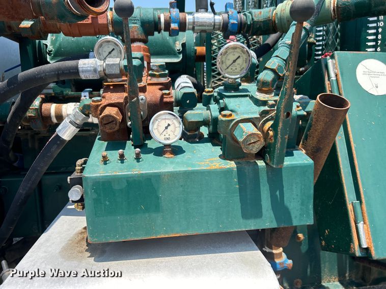 image for item EG0825 2008 Peterbilt  365 oilfield acidizing pump truck