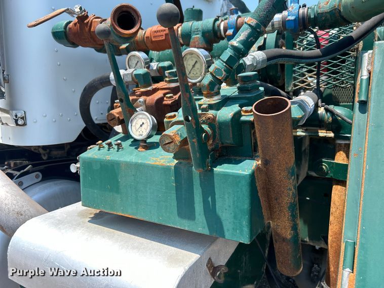 image for item EG0825 2008 Peterbilt  365 oilfield acidizing pump truck