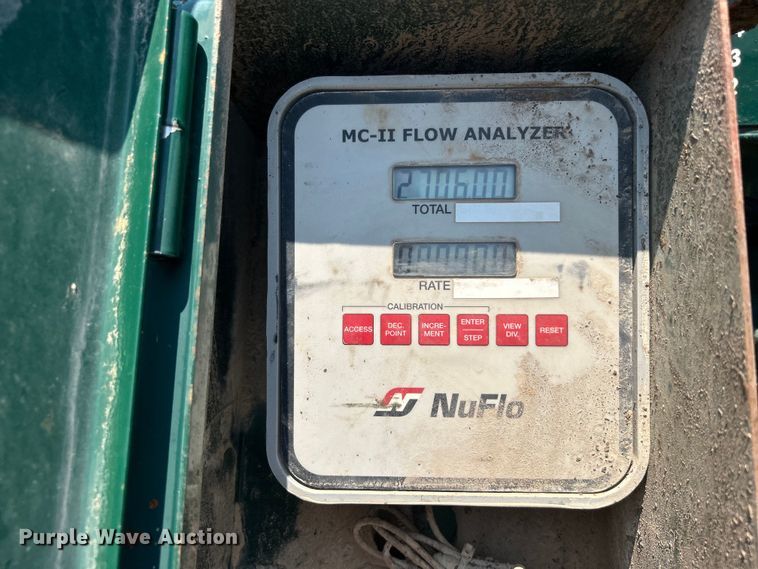 image for item EG0825 2008 Peterbilt  365 oilfield acidizing pump truck