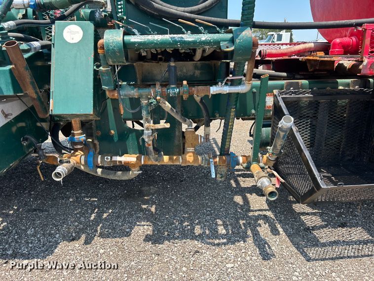 image for item EG0825 2008 Peterbilt  365 oilfield acidizing pump truck