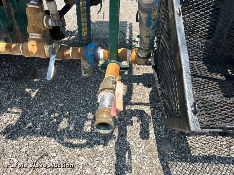 image for item EG0825 2008 Peterbilt  365 oilfield acidizing pump truck