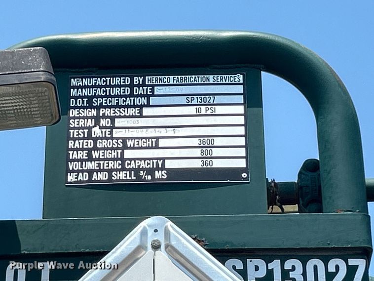 image for item EG0825 2008 Peterbilt  365 oilfield acidizing pump truck