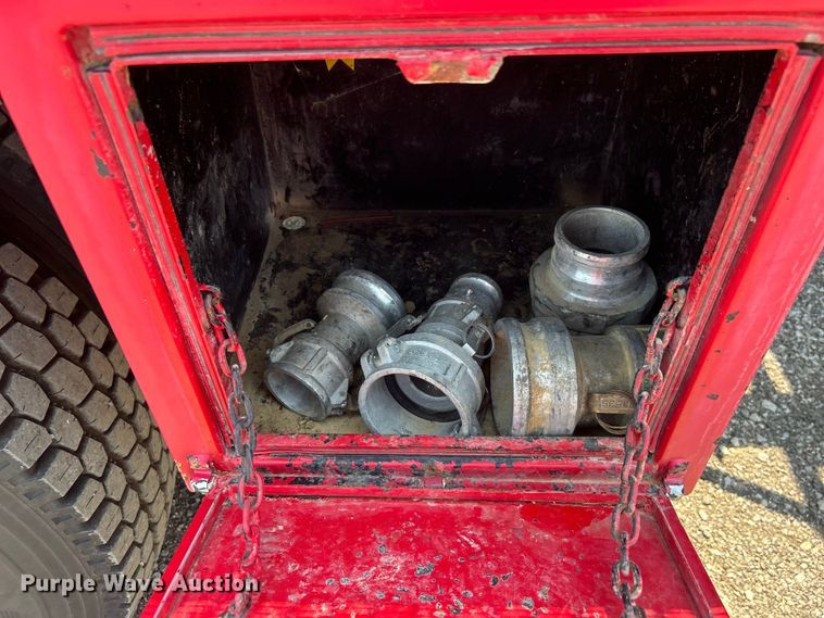 image for item EG0825 2008 Peterbilt  365 oilfield acidizing pump truck