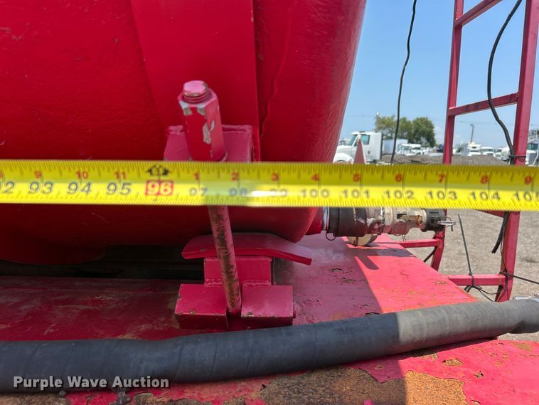 image for item EG0825 2008 Peterbilt  365 oilfield acidizing pump truck