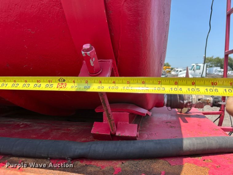 image for item EG0825 2008 Peterbilt  365 oilfield acidizing pump truck