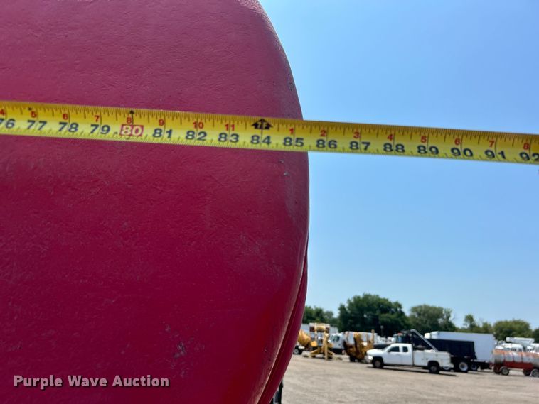 image for item EG0825 2008 Peterbilt  365 oilfield acidizing pump truck