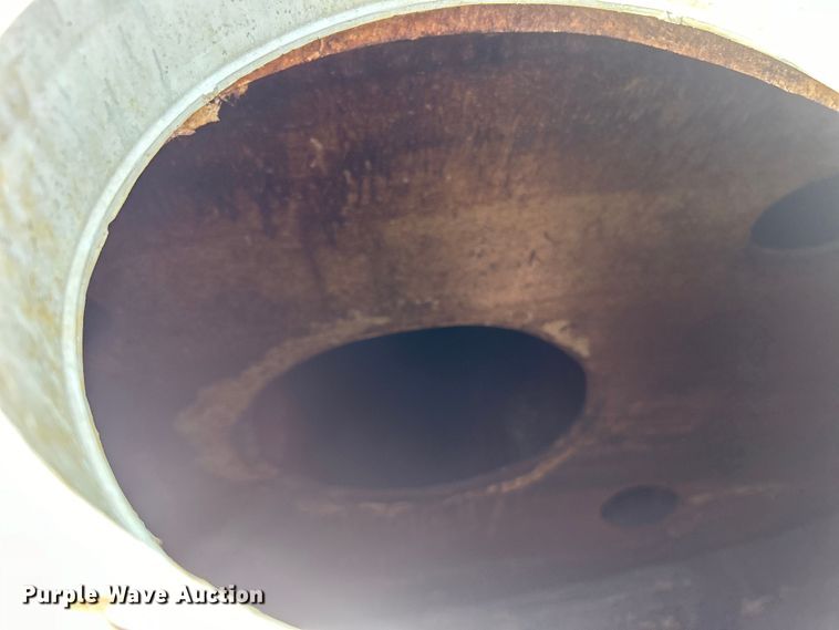 image for item EG0825 2008 Peterbilt  365 oilfield acidizing pump truck