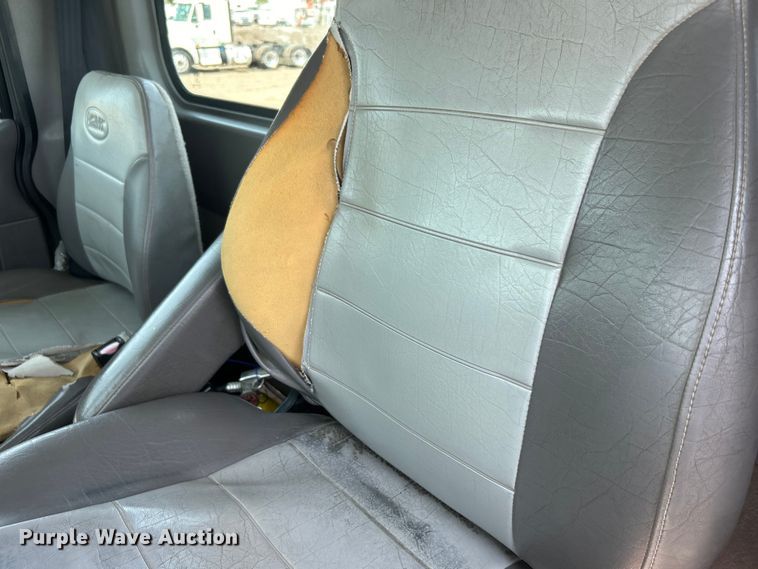 image for item EG0825 2008 Peterbilt  365 oilfield acidizing pump truck