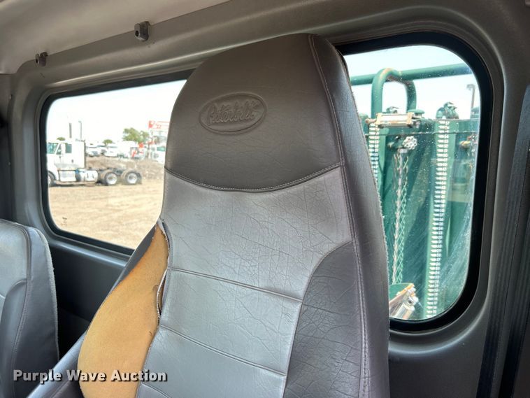 image for item EG0825 2008 Peterbilt  365 oilfield acidizing pump truck