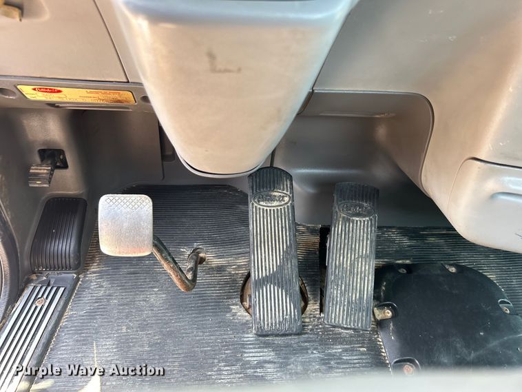 image for item EG0825 2008 Peterbilt  365 oilfield acidizing pump truck