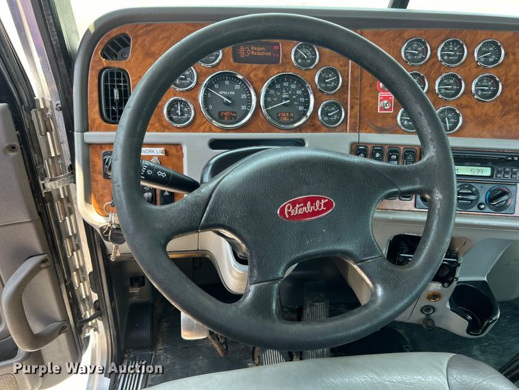 image for item EG0825 2008 Peterbilt  365 oilfield acidizing pump truck