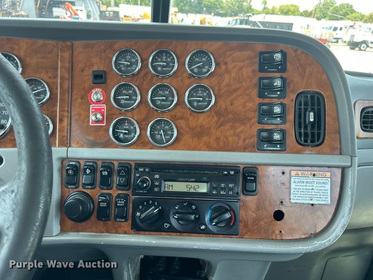 image for item EG0825 2008 Peterbilt  365 oilfield acidizing pump truck