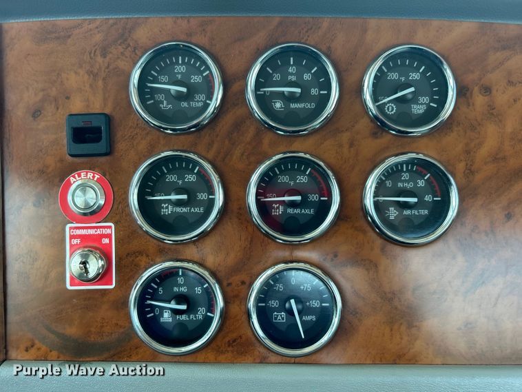 image for item EG0825 2008 Peterbilt  365 oilfield acidizing pump truck