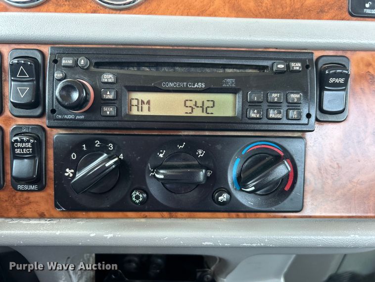 image for item EG0825 2008 Peterbilt  365 oilfield acidizing pump truck