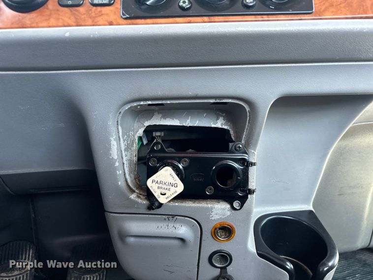 image for item EG0825 2008 Peterbilt  365 oilfield acidizing pump truck