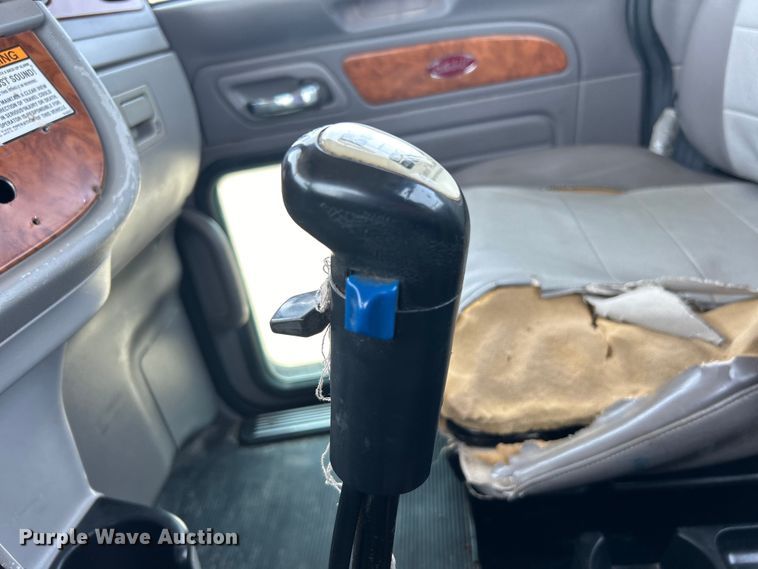 image for item EG0825 2008 Peterbilt  365 oilfield acidizing pump truck