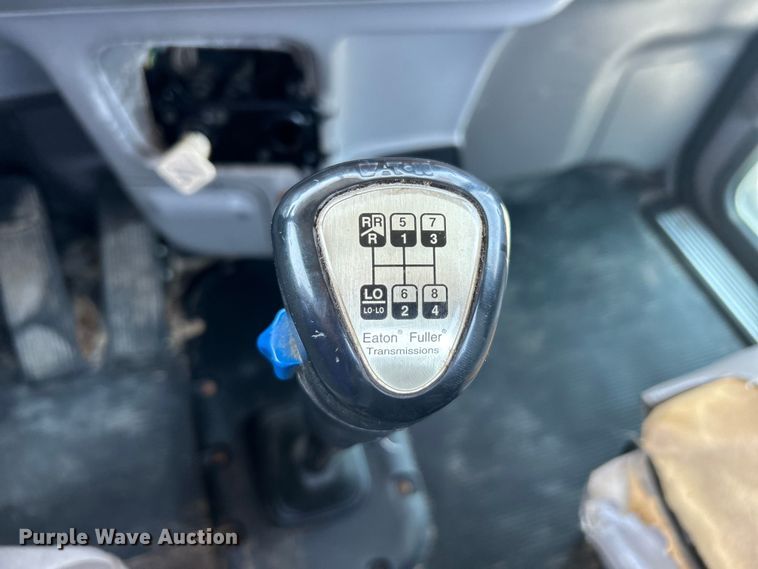 image for item EG0825 2008 Peterbilt  365 oilfield acidizing pump truck