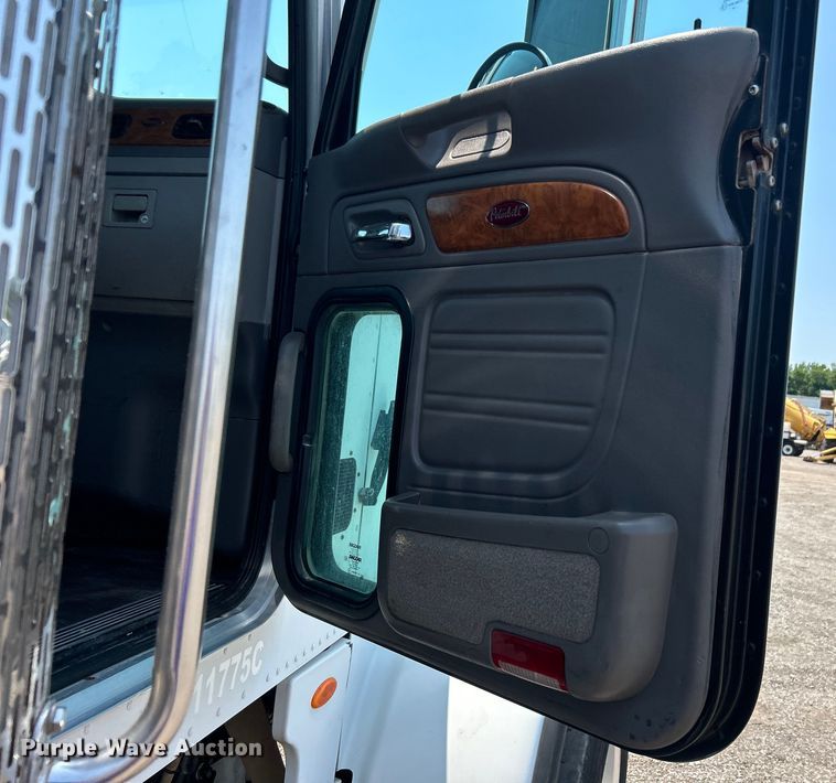 image for item EG0825 2008 Peterbilt  365 oilfield acidizing pump truck