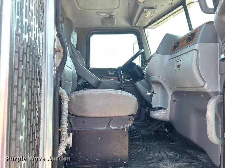 image for item EG0825 2008 Peterbilt  365 oilfield acidizing pump truck