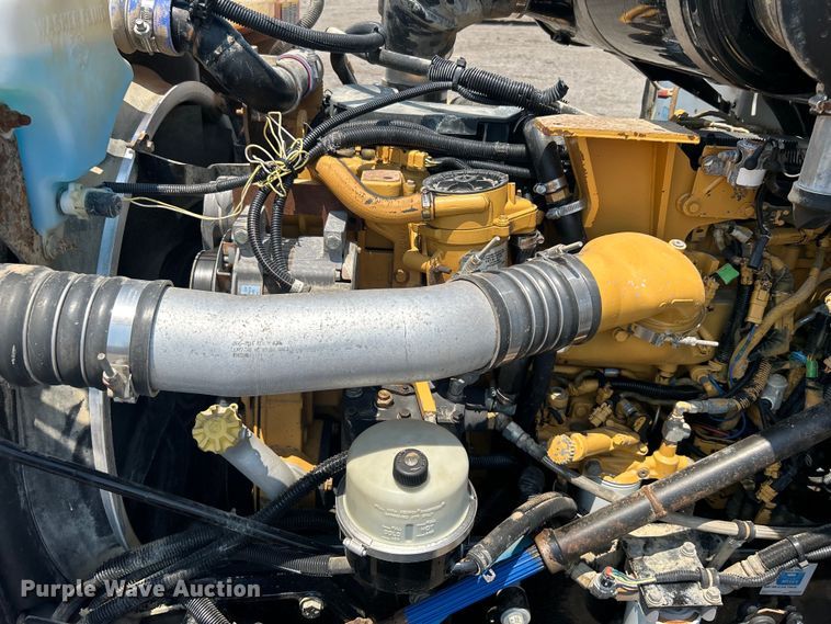 image for item EG0825 2008 Peterbilt  365 oilfield acidizing pump truck