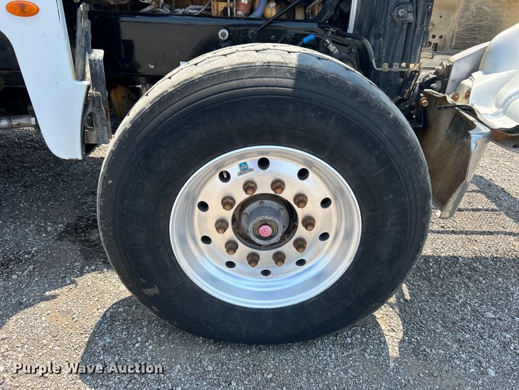 image for item EG0825 2008 Peterbilt  365 oilfield acidizing pump truck