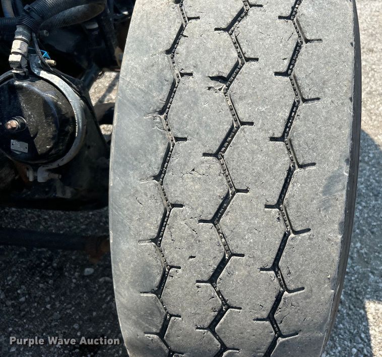 image for item EG0825 2008 Peterbilt  365 oilfield acidizing pump truck