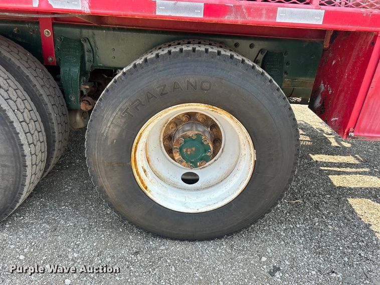 image for item EG0825 2008 Peterbilt  365 oilfield acidizing pump truck