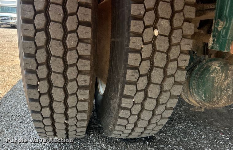 image for item EG0825 2008 Peterbilt  365 oilfield acidizing pump truck