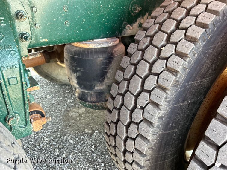 image for item EG0825 2008 Peterbilt  365 oilfield acidizing pump truck