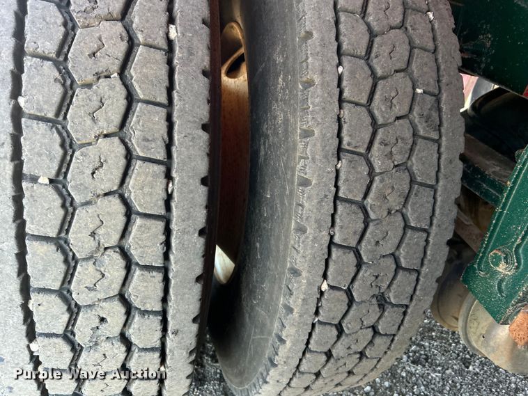 image for item EG0825 2008 Peterbilt  365 oilfield acidizing pump truck