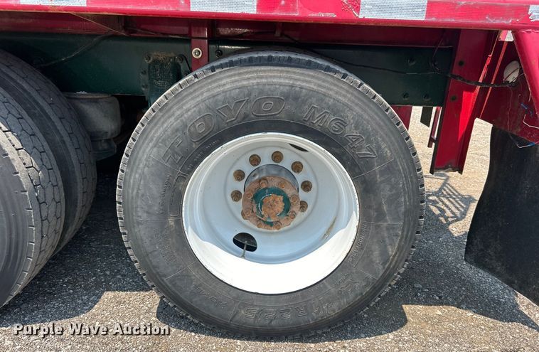 image for item EG0825 2008 Peterbilt  365 oilfield acidizing pump truck