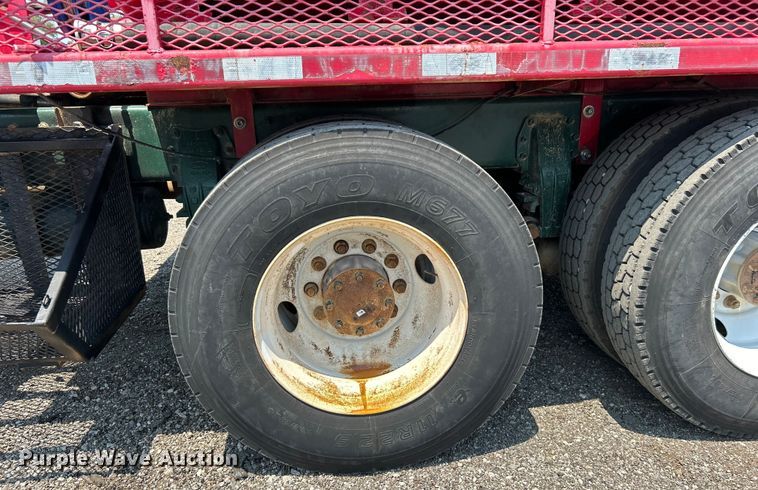 image for item EG0825 2008 Peterbilt  365 oilfield acidizing pump truck