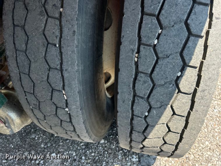 image for item EG0825 2008 Peterbilt  365 oilfield acidizing pump truck