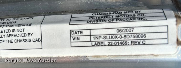 image for item EG0825 2008 Peterbilt  365 oilfield acidizing pump truck