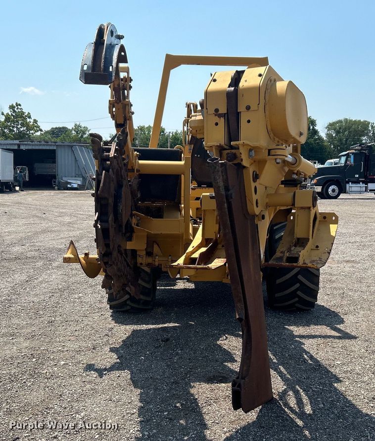 image for item EG0827 2000 Vermeer V8550A cable plow