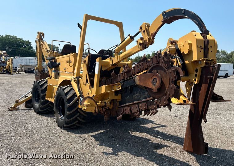 image for item EG0827 2000 Vermeer V8550A cable plow