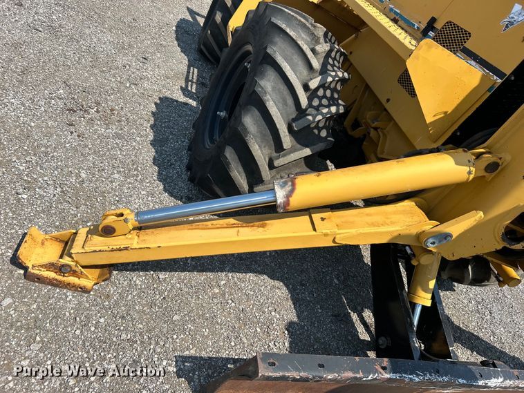 image for item EG0827 2000 Vermeer V8550A cable plow