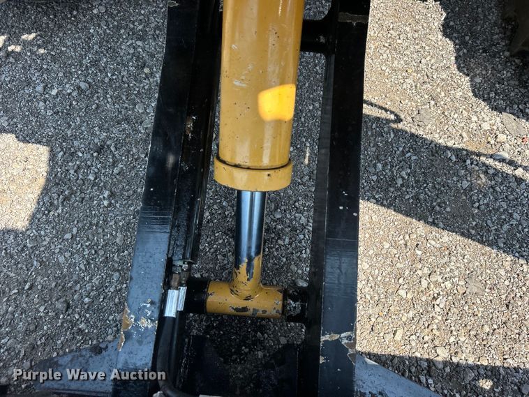 image for item EG0827 2000 Vermeer V8550A cable plow